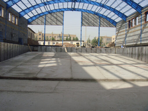 Khav Undercover swimming pool and SPA